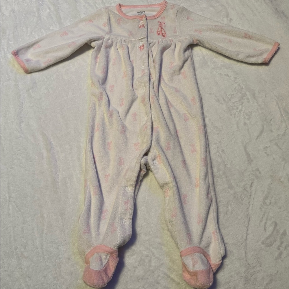 Carter’s 9 months one piece sleeper pajamas